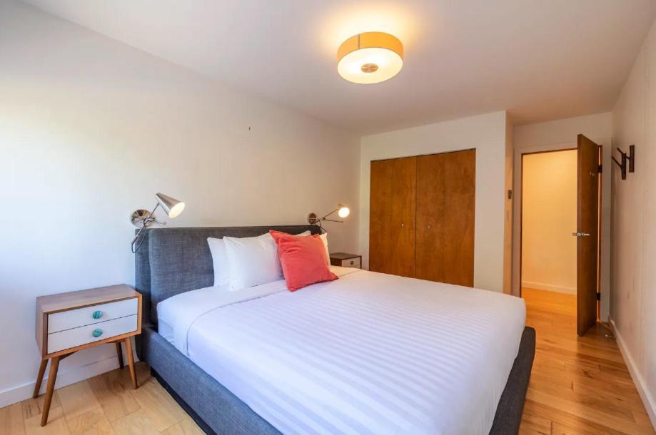 Griz Inn By Stayin Fernie Room photo